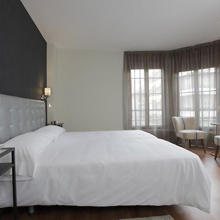 Hotel Rosal Oviedo Buitenkant foto