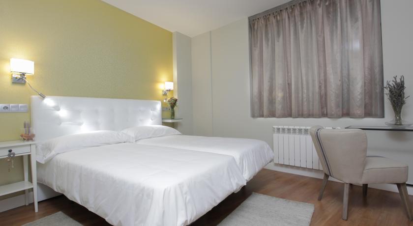 Hotel Rosal Oviedo Buitenkant foto