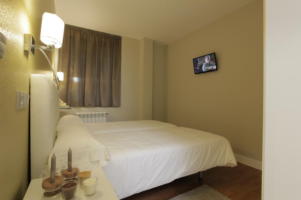 Hotel Rosal Oviedo Buitenkant foto