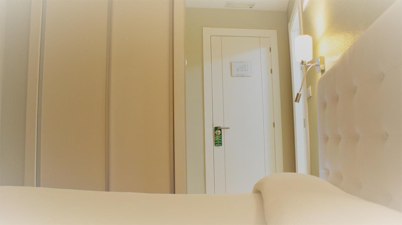 Hotel Rosal Oviedo Buitenkant foto