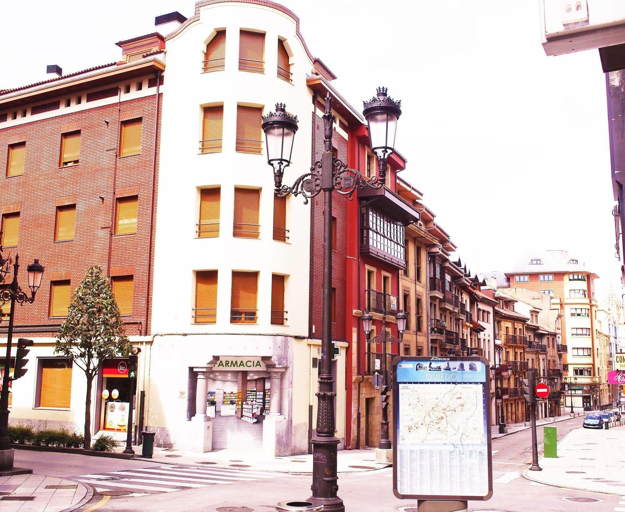 Hotel Rosal Oviedo Buitenkant foto