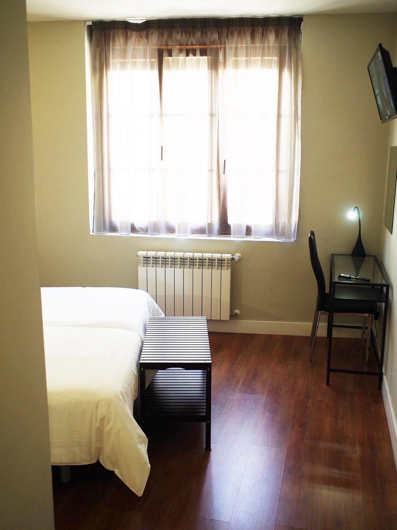 Hotel Rosal Oviedo Buitenkant foto