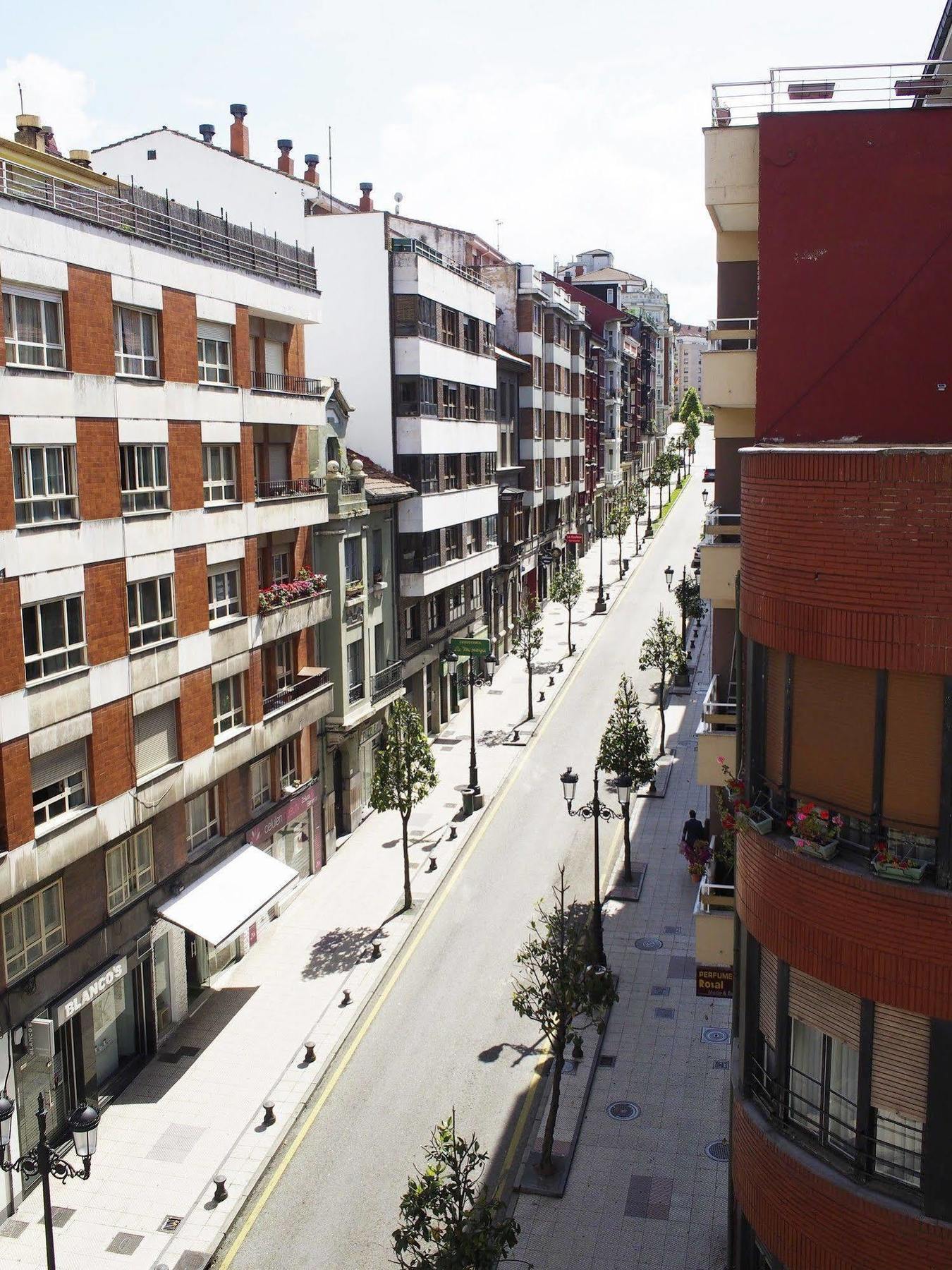 Hotel Rosal Oviedo Buitenkant foto